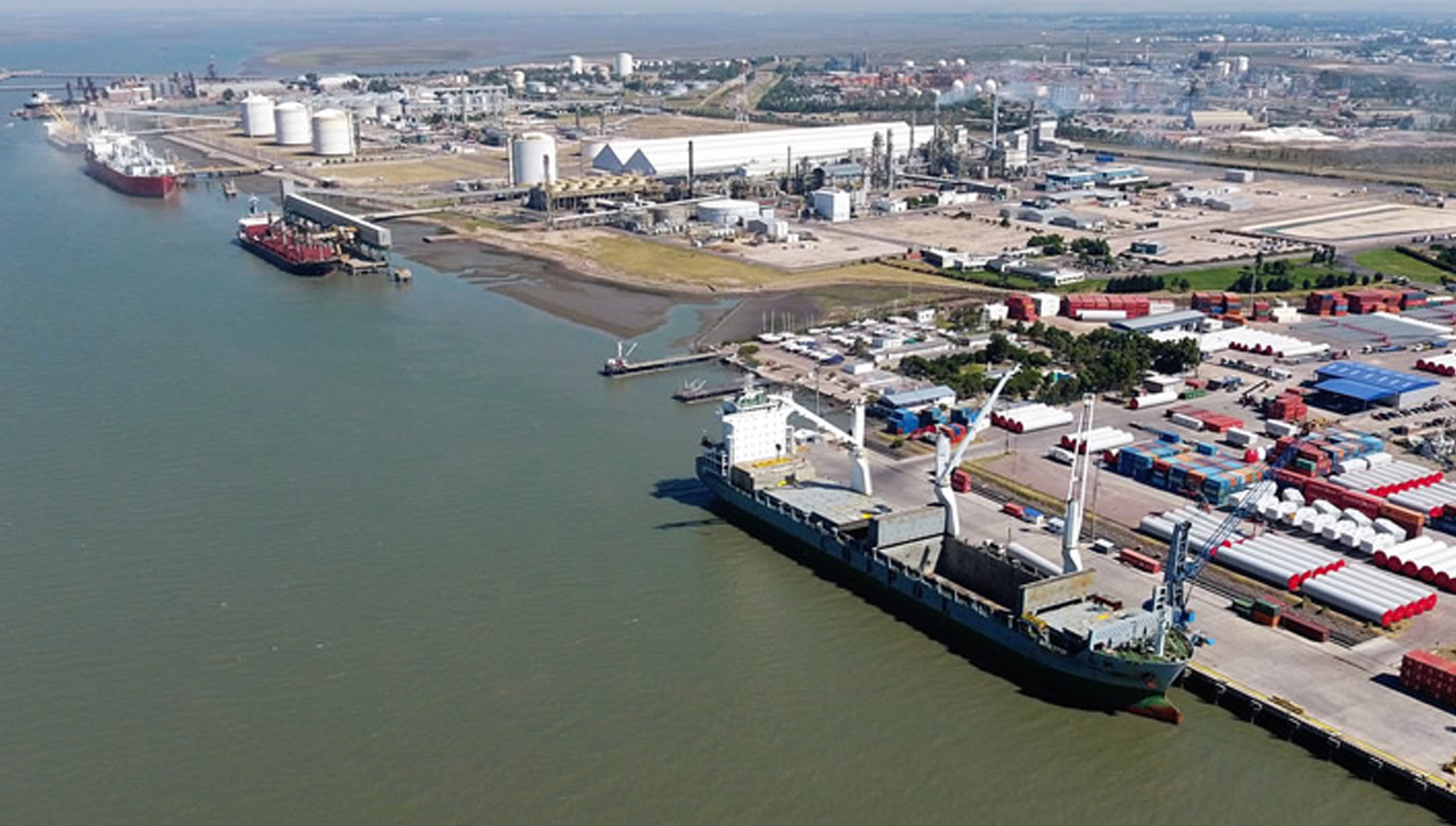 El puerto de Bahía Blanca profundizó las medidas para minimizar el avance del coronavirus